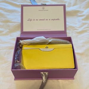 FEMME DE CUPCAKES Wristlet